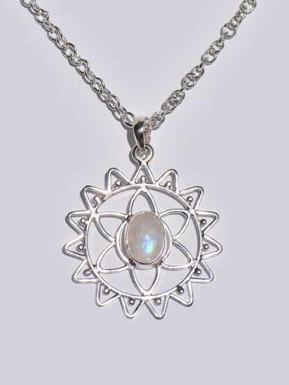Moonstone Pendant, 925 Sterling Silver Pendant, Handmade Pendant, Healing Gemstone, Solitaire Jewelry, Women Accessory, 925 Silver Necklace